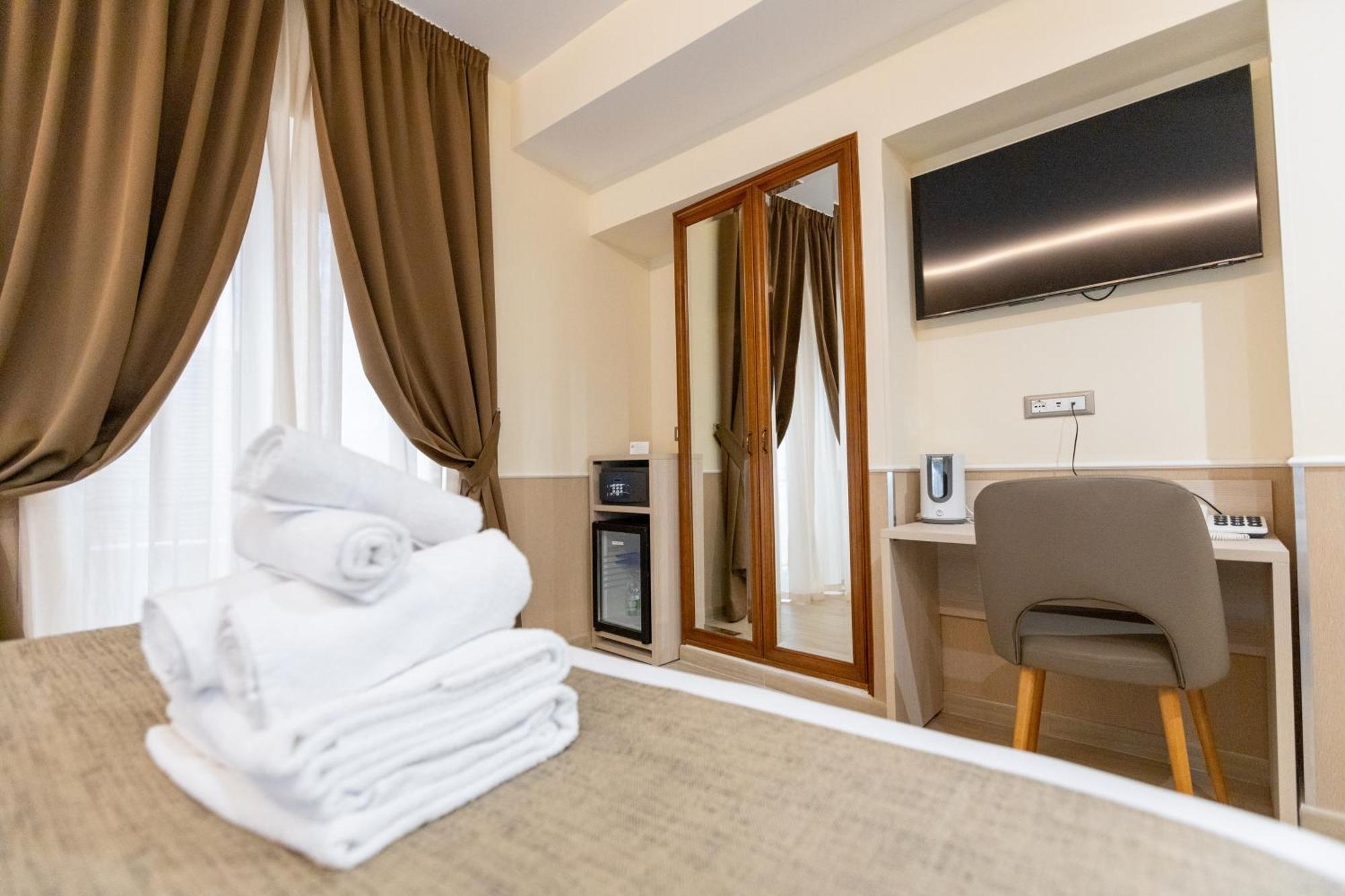 Hotel Maximus ローマ エクステリア 写真